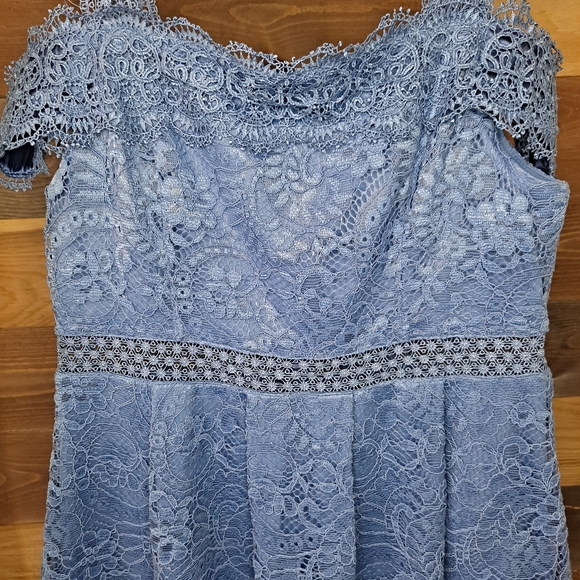 Francesca's lace off shoulder dress - Picture 11 of 12